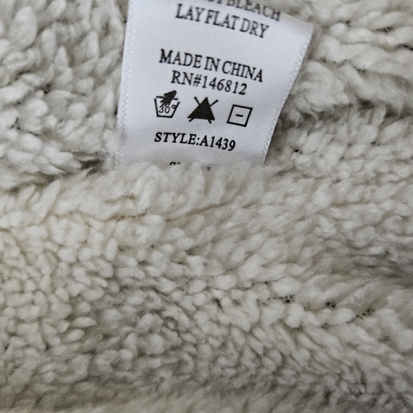 ACEMI WOMENS black fleece jacket, Size Small - Picture 10 of 11